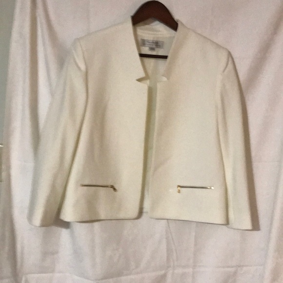 Tahari Other - Cream Women’s suit jacket